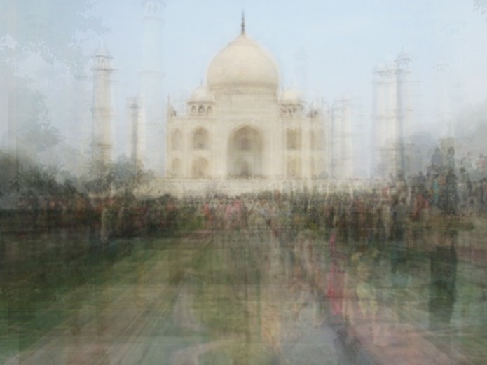 Corinne Vionnet Taj Mahal 695x521 Take a trip round the world in the company of hundreds of tourist ghosts